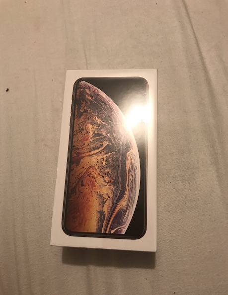 �˷ܲ��ѣ���Щ�����û�����ǰ�յ���iPhone