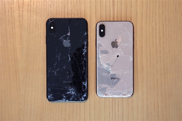 iPhone XS��ס��138��ơ�ƵĽ�û��ȴ��1.8�׵�������