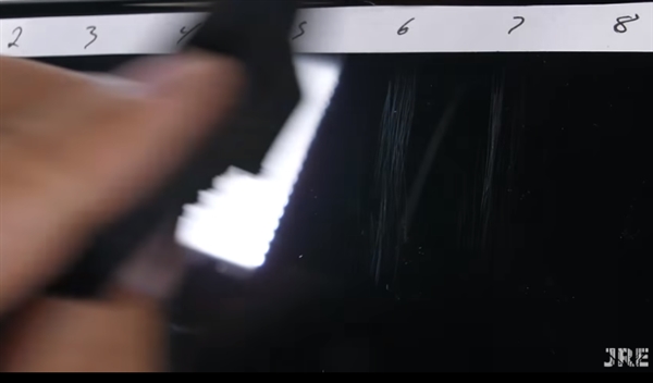 Ű�����˲���iPhone XS Max����Ļ�;�ͷ������ĥ