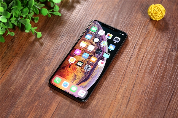 IntelĹýʵ⣺iPhone XS ͨʱ䱩1/3  