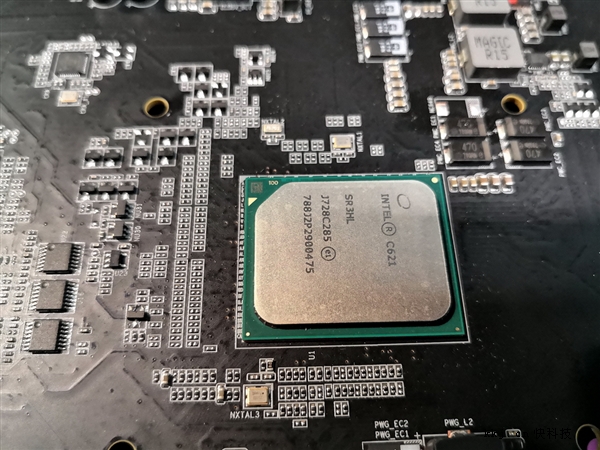 ˶Intel 28C621壺28๩硢