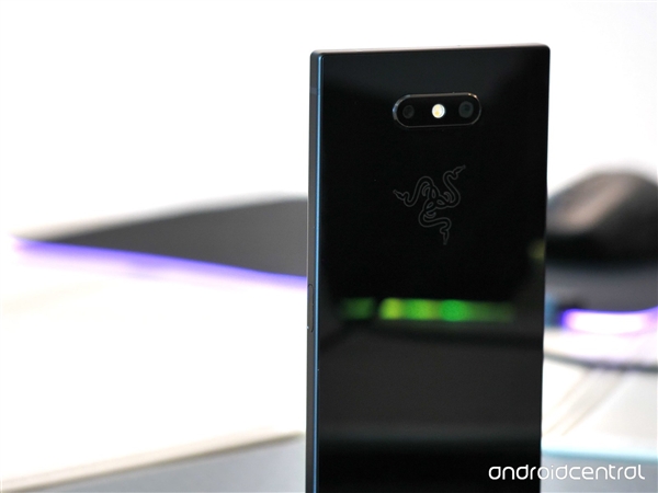 Razer Phone 2ͼͣ4000mAhؼӳ 5500Ԫ