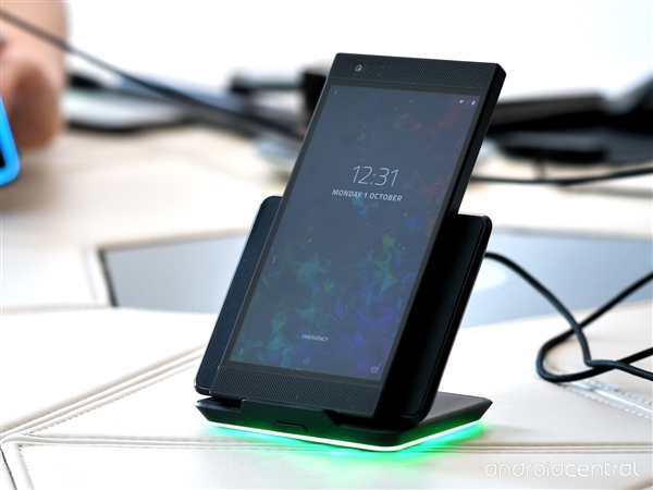 Razer Phone 2ͼͣ4000mAhؼӳ 5500Ԫ