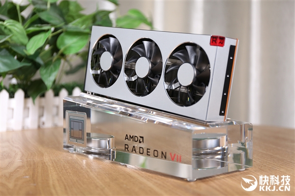 ȫ׿7nmϷAMD Radeon VIIԿͼ