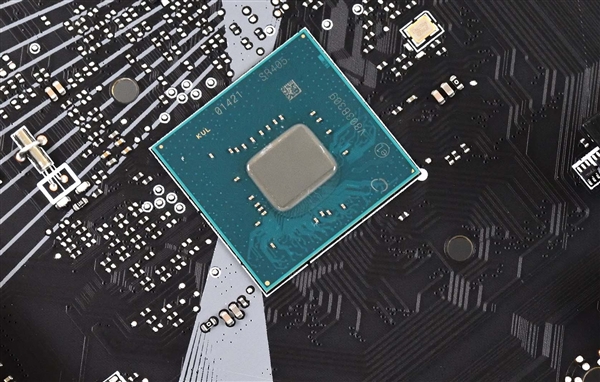 Intel 300ϵоƬ鲻ǡй족 תԽ