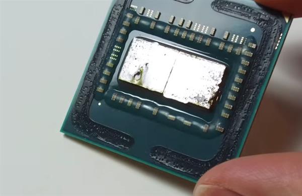 AMD߳Լ· СоƬδҵǿ64EPYC