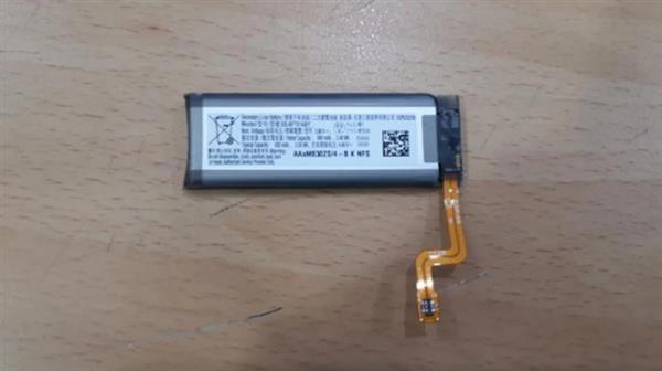 еGalaxy Z Flipʽ۵ֻ3300mAh