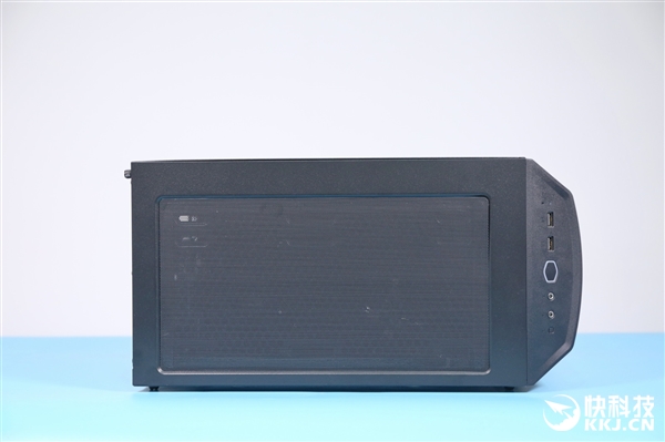 ǰ˫͸  MasterBox MB320Lͼ