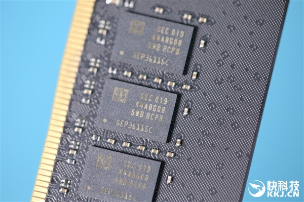 Ӱðڴ濪ͼͣ10PCB DDR4-4400