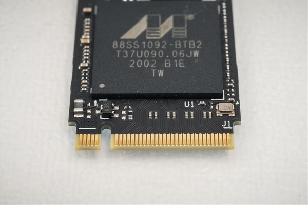 ̬󻺴ЧֿM9 Plus 512GB SSD鱨