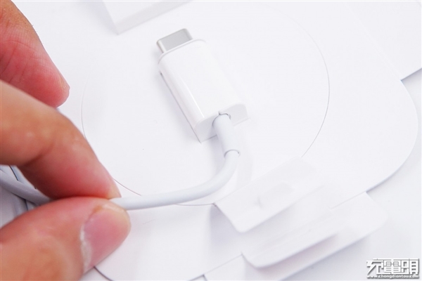 iPhone 12 MagSafe⣺ʽеʤٶȵ