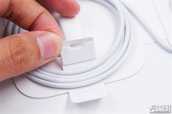 iPhone 12 MagSafe⣺ʽеʤٶȵ