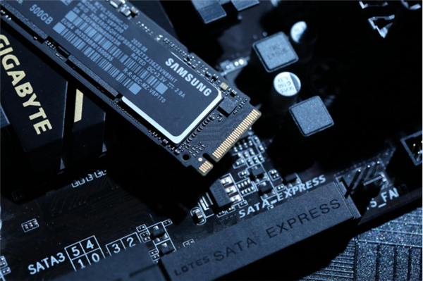 PCIe 4.0NVMeײ SSDٶսٶȼ