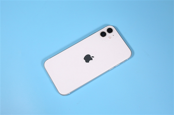 苹果可折叠iPhone曝光：起售价为1499美元、8GB内存
