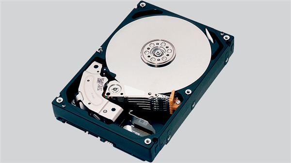 东芝旗下首款18TB硬盘发售时间确定！单碟2T、微波磁记录技术