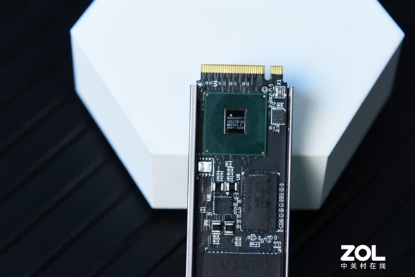 XPG S70 PCIe4.0콢̬Ӳ⣺˭ܲʶ