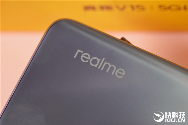 1500Ԫǿ䣡realme V15ͼ