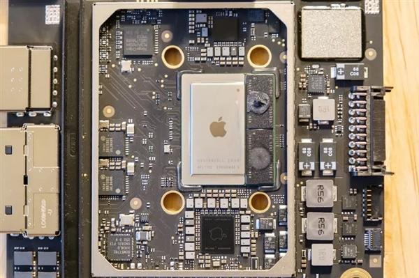 苹果首次晒出M1 Mac功耗：仅为Intel芯片版本1/3