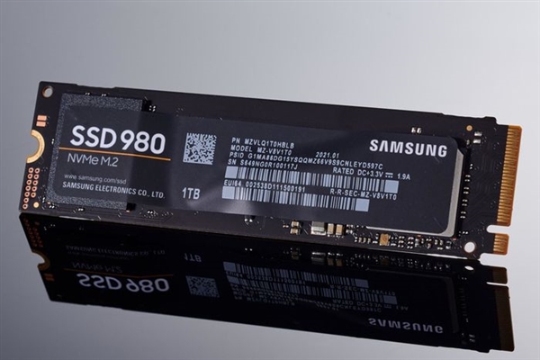 ׸еӲ̣980 SSD֣ǧԪڴɱ