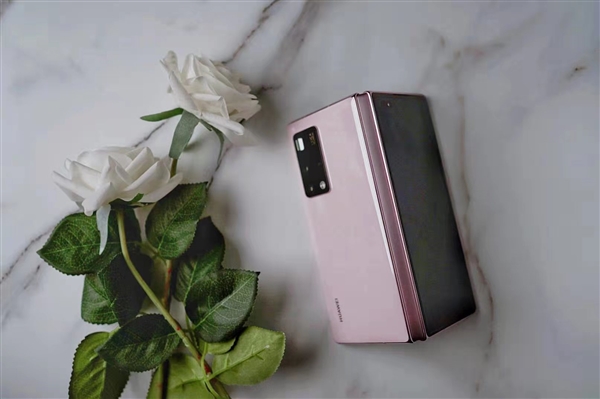 �޷����ܣ���ΪMate X2��ɫ������˭˵Ӳ�˿Ƽ���������