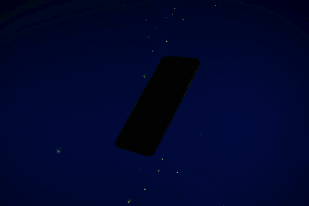 �氲׿֮�⣡realme Q3�����䱸ӫ��logo��ҹ���Է���