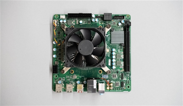 AMD 4700SشXbox Series Xͬ