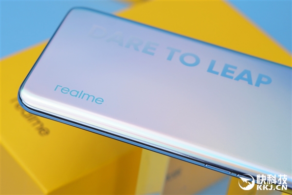 ֮ǵɫ realme Q3 Pro񻶰ͼ