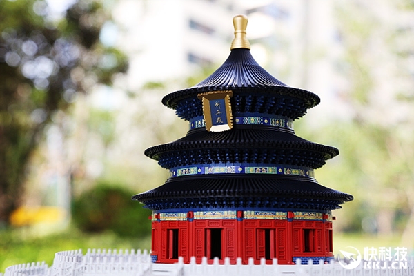 ̫���ˣ�С���ڳ���̳��ľͼ�ͣ��̽𱦶� ���ߺ���