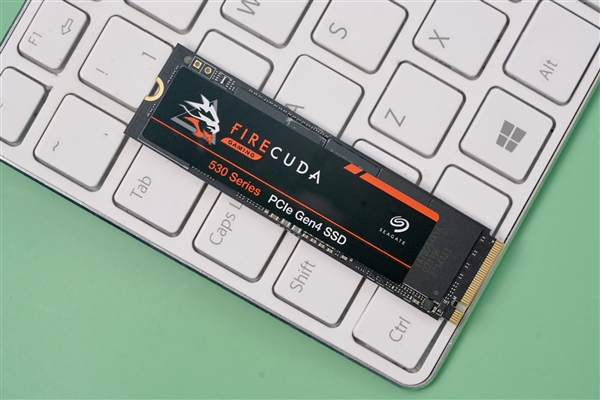 ϣݿ530 SSDͼͣPCIe 4.0 7.3GB/s