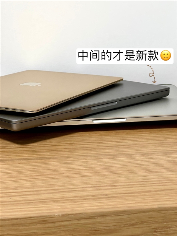 ۴V²MacBook ProƷزһո©8Դ