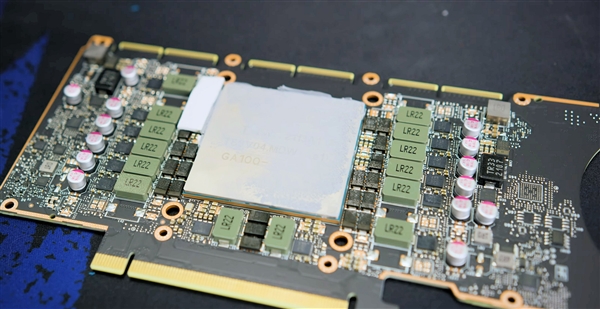 NVIDIA CMP 170HX�������ײ⣺ɢ�ȼ����ݳ�