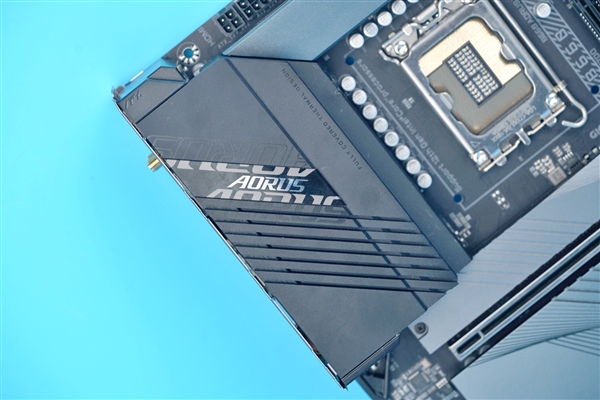 Լ۱ȳ񣡼B660 AORUS MASTER DDR4ͼ