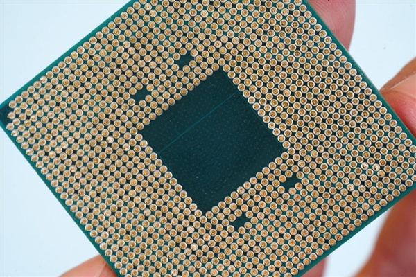 1999性价比之王！AMD锐龙7 5700X处理器图赏