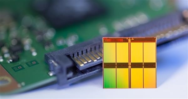 自主研发！国内首颗PCIe5.0主控芯片成功流片：下半年量产