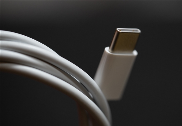 苹果挤牙膏 iPhone 15将保留Lightning接口 Pro版才上USB-C