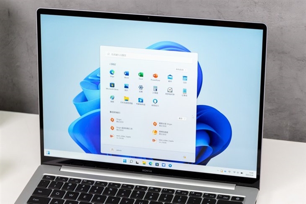 对12代酷睿进行底层优化 荣耀MagicBook 14笔记本上手：实测续航将近7小时