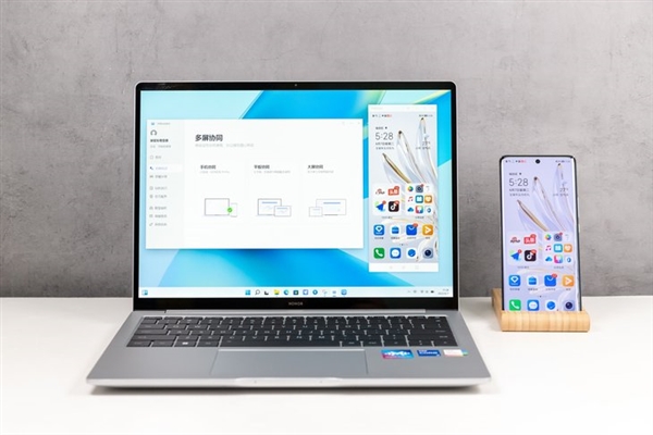 对12代酷睿进行底层优化 荣耀MagicBook 14笔记本上手：实测续航将近7小时