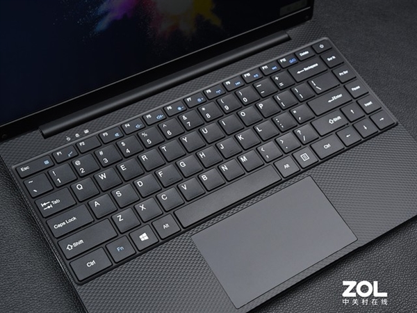 中柏EZbook X6笔记本上手：2K价位就能体验到酷睿i7