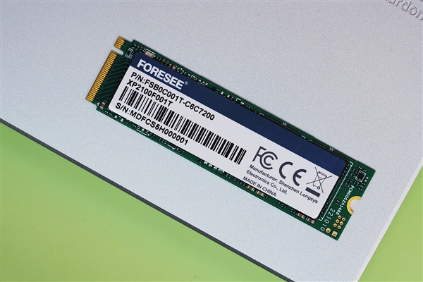 飙上7GB/s！江波龙XP2100 SSD图赏