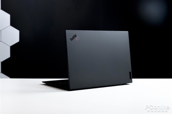 联想2022款ThinkPad X1 Carbon评测：小黑又上了一层楼