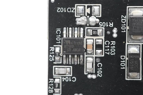 感受下电源中的劳斯莱斯：华硕ROG 1600W钛金牌雷神2代拆解