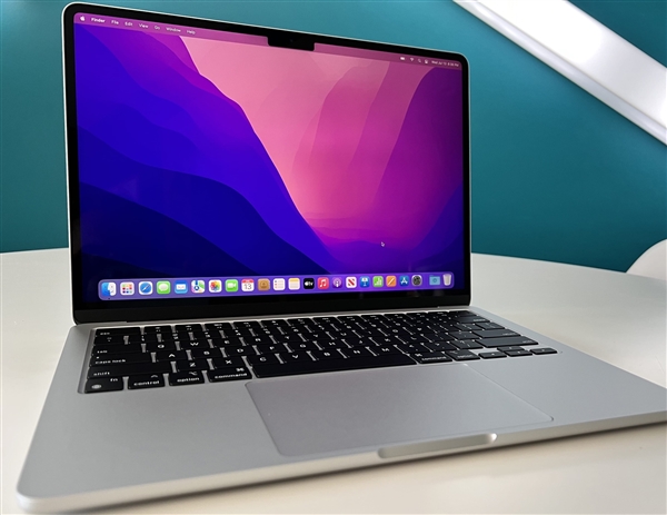 M2版MacBook Air翻车！存在Pro同款SSD降速问题