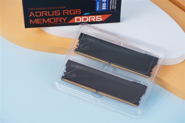 一对2999元！技嘉AORUS RGB DDR5-6000内存套装图赏