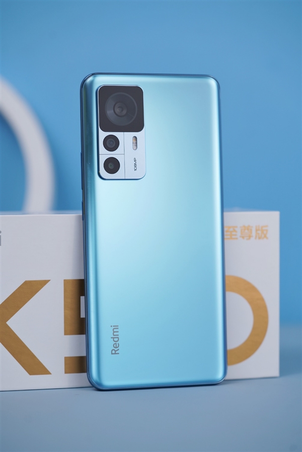 1.5K旗舰直屏、一亿像素！Redmi K50至尊版冰蓝色图赏