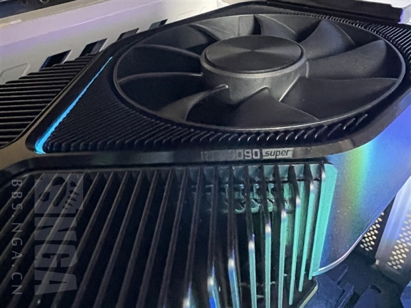 从未发布的RTX 3080 20GB现身中国！3000多元你会接盘吗？