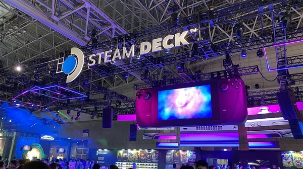 Steam Deck底座首度亮相