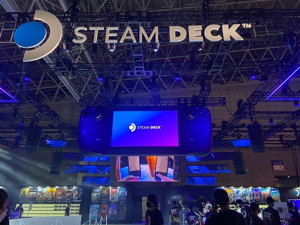 Steam Deck底座首度亮相