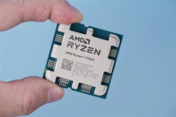 AMD新一代高性价比神U！锐龙5 7600X、锐龙7 7700X图赏