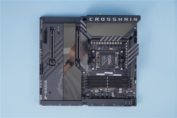 锐龙7000旗舰座驾！ROG CROSSHAIR X670E EXTREME主板图赏