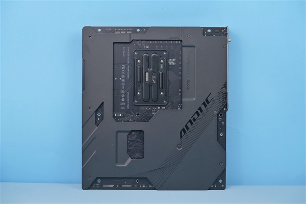 锐龙7000旗舰座驾！技嘉X670 AORUS XTREME主板开箱图赏